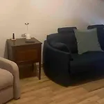 House -sleeps 6-garden-fireplace